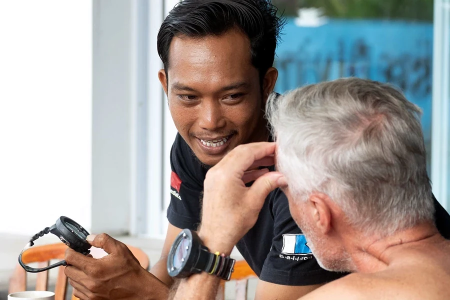 Personal dive briefing at Paradise Diving Bali